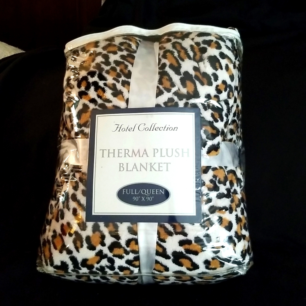 Plush Blanket NEW Queen size